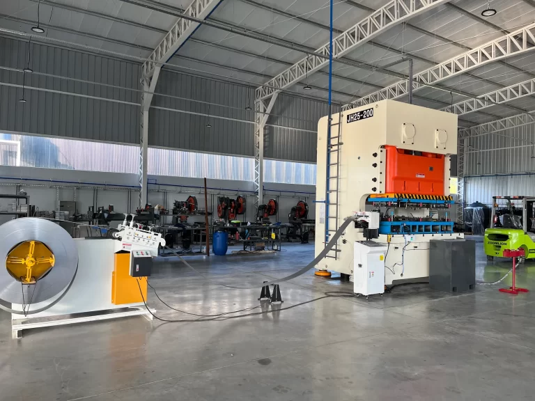 Línea de Producción de Cajas de Conexión Metálicas